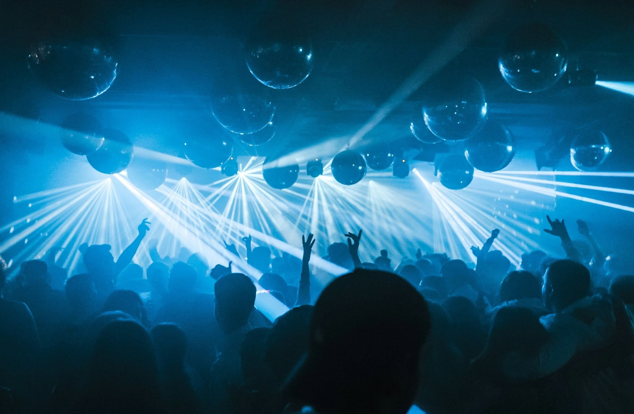 Sequence — ravers pour une scène de rave